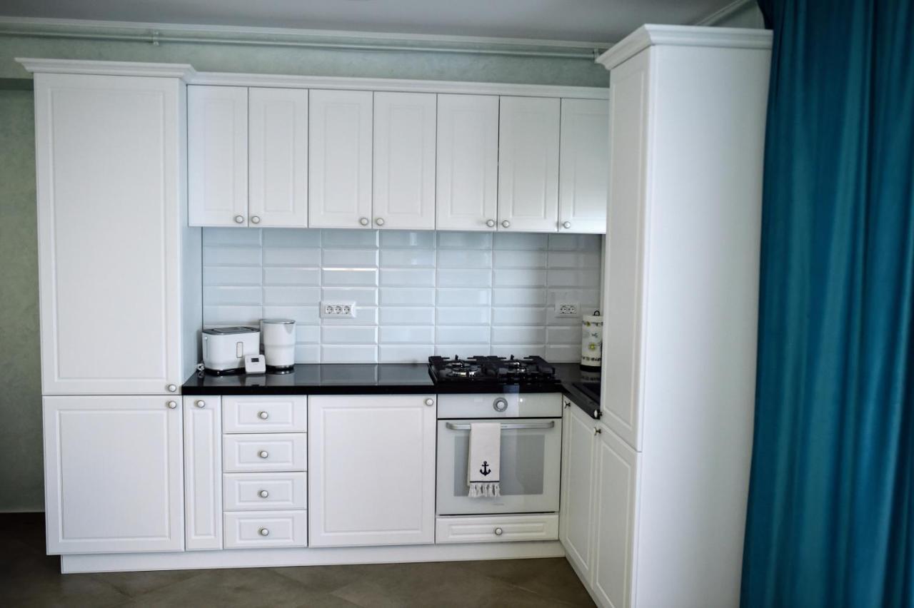 Myosotis Mamaia Studio By The Lake Apartment ภายนอก รูปภาพ