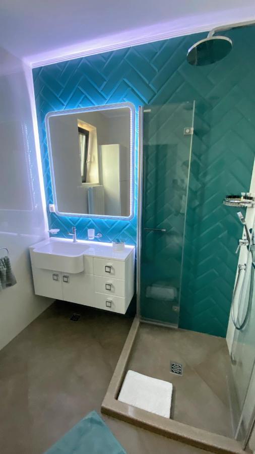 Myosotis Mamaia Studio By The Lake Apartment ภายนอก รูปภาพ