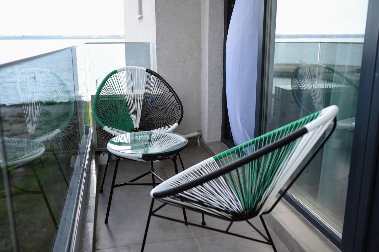 Myosotis Mamaia Studio By The Lake Apartment ภายนอก รูปภาพ